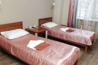 Гостиница Фабрика Рославль Двухместный номер с 2 отдельными кроватями, вид на город-1